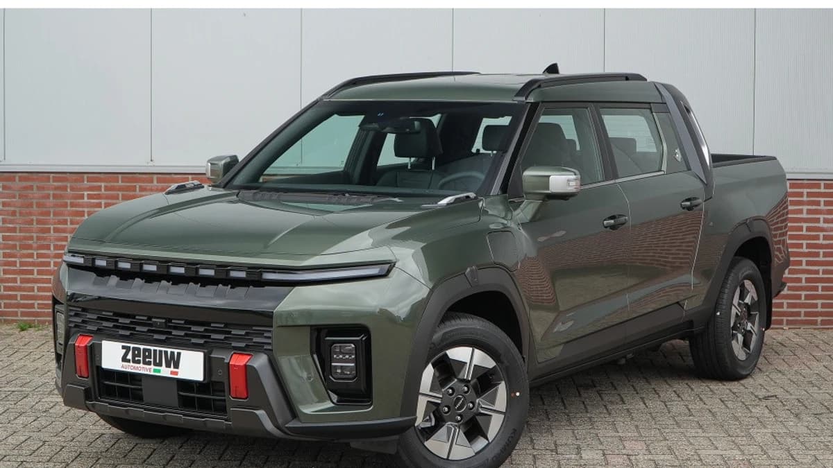 KGM Musso EV 80,6 kWh Titanium Amazonia Green direct leverbaar — foto 1