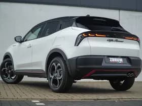 Alfa Romeo Junior 1.2 Turbo 136 PK Ibrida Speciale | Techno | Camera | Navi | Carp thumbnail 14