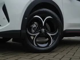 Alfa Romeo Junior 1.2 Turbo 136 PK Ibrida Speciale | Techno | Camera | Navi | Carp thumbnail 6