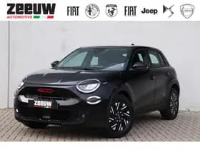 Fiat 600e RED 54 kWh | Carplay | Clima | Cruise | Direct Leverbaar