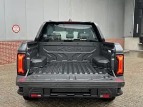 KGM Musso EV 80,6 kWh Platinum Marble Grey direct leverbaar thumbnail 15