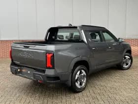 KGM Musso EV 80,6 kWh Platinum Marble Grey direct leverbaar thumbnail 17