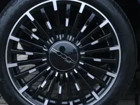 Fiat 500e Cabrio La Prima 42 kWh | Technology | Winter | BTW | 17" thumbnail 11