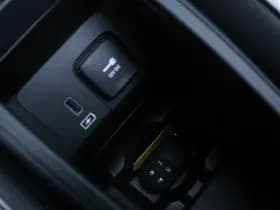 Fiat 500e Cabrio La Prima 42 kWh | Technology | Winter | BTW | 17" thumbnail 37