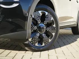 Fiat 600e La Prima 54 kWh | Navi | Camera | Carplay | 18" thumbnail 5