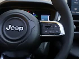 Jeep Avenger 1.2 e-Hybrid Summit | Pano | Navi | JBL | Camera | Winter thumbnail 12