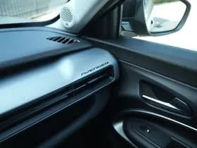 Jeep Avenger 1.2 e-Hybrid Summit | Pano | Navi | JBL | Camera | Winter thumbnail 31