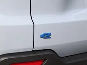 Jeep Avenger 1.2 e-Hybrid Summit | Pano | Navi | JBL | Camera | Winter thumbnail 7