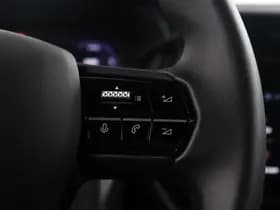 Alfa Romeo Junior 1.2 Turbo Hybrid 145 PK Q4 | Pano | Brera Red | Carplay | Camera thumbnail 14