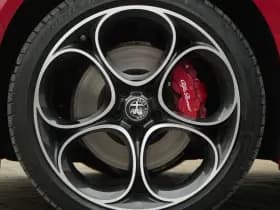 Alfa Romeo Giulia 2.0 Turbo 280 PK Competizione Q4 AWD | Pano | Veloce | 19" VERKOCHT thumbnail 15