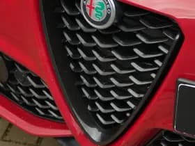 Alfa Romeo Giulia 2.0 Turbo 280 PK Competizione Q4 AWD | Pano | Veloce | 19" VERKOCHT thumbnail 16