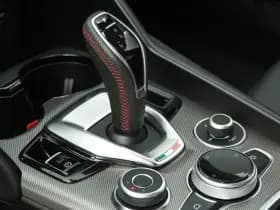 Alfa Romeo Giulia 2.0 Turbo 280 PK Competizione Q4 AWD | Pano | Veloce | 19" VERKOCHT thumbnail 32