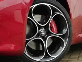 Alfa Romeo Giulia 2.0 Turbo 280 PK Competizione Q4 AWD | Pano | Veloce | 19" VERKOCHT thumbnail 5