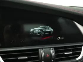 Alfa Romeo Giulia 2.0 Turbo 280 PK Competizione Q4 AWD | Pano | Veloce | 19" VERKOCHT thumbnail 46