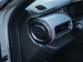 Jeep Avenger 1.2 e-Hybrid Summit | Navi | JBL | Camera | Winter | 18" thumbnail 8