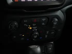 Jeep Renegade 1.5T e-Hybrid S | Leder | Navi | Carplay | LED | 19" thumbnail 15
