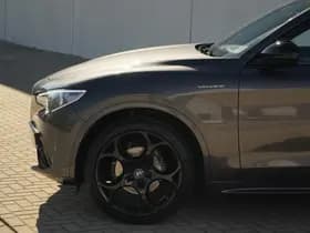 Alfa Romeo Stelvio thumbnail 12