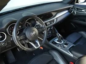 Alfa Romeo Stelvio thumbnail 3