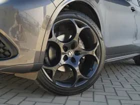 Alfa Romeo Stelvio thumbnail 6