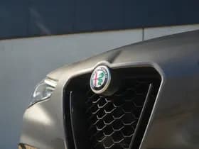 Alfa Romeo Stelvio thumbnail 7