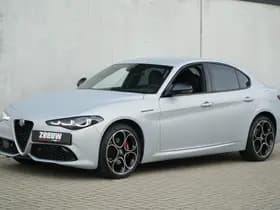 Alfa Romeo Giulia 2.0 Turbo 280 PK Competizione Q4 AWD | Harman | Veloce | 19" thumbnail 15
