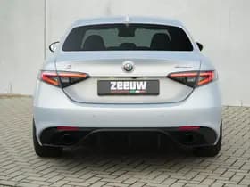 Alfa Romeo Giulia 2.0 Turbo 280 PK Competizione Q4 AWD | Harman | Veloce | 19" thumbnail 23