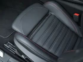 Alfa Romeo Giulia 2.0 Turbo 280 PK Competizione Q4 AWD | Harman | Veloce | 19" thumbnail 28