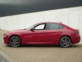 Alfa Romeo Giulia 2.0 Turbo 280 PK Competizione Q4 AWD | Harman | Veloce | 19" thumbnail 12