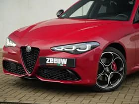 Alfa Romeo Giulia 2.0 Turbo 280 PK Competizione Q4 AWD | Harman | Veloce | 19" thumbnail 3