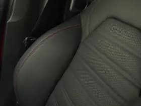 Alfa Romeo Giulia 2.0 Turbo 280 PK Competizione Q4 AWD | Harman | Veloce | 19" thumbnail 51