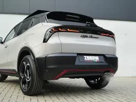 Alfa Romeo Junior 1.2 Turbo 136 PK Ibrida Speciale | Techno | Pano | Direct Leverb thumbnail 10