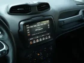 Jeep Renegade 4xe 240 PK Hybrid S | Leder | Navi | Winter | LED | Camera | 19" thumbnail 15