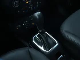 Jeep Renegade 4xe 240 PK Hybrid S | Leder | Navi | Winter | LED | Camera | 19" thumbnail 17