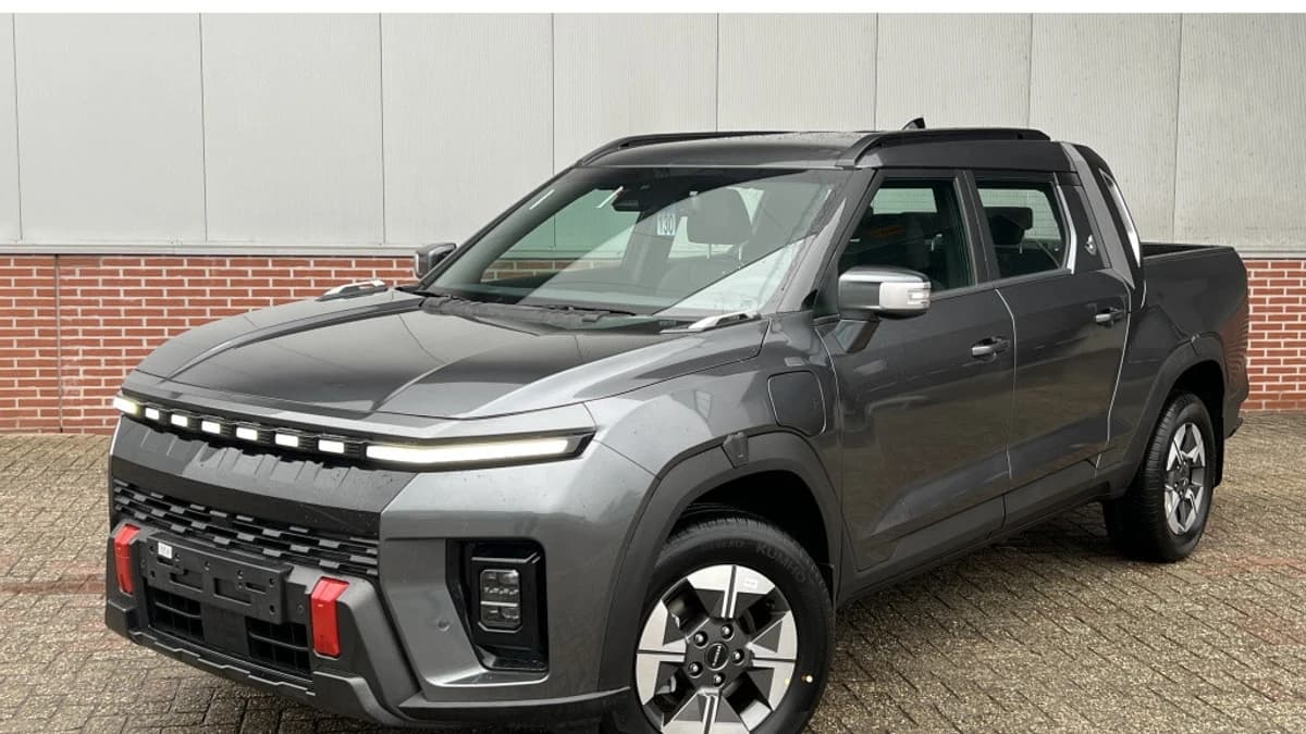 KGM Musso EV 80,6 kWh Platinum Marble Grey direct leverbaar — foto 1