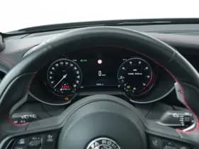 Alfa Romeo Giulia 2.0 Turbo 280 PK Competizione Q4 AWD | Pano | Veloce | 19" thumbnail 16