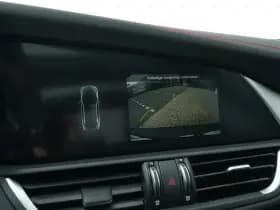 Alfa Romeo Giulia 2.0 Turbo 280 PK Competizione Q4 AWD | Pano | Veloce | 19" thumbnail 22