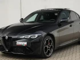 Alfa Romeo Giulia 2.0 Turbo 280 PK Competizione Q4 AWD | Pano | Veloce | 19" thumbnail 7