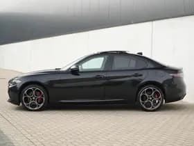 Alfa Romeo Giulia 2.0 Turbo 280 PK Competizione Q4 AWD | Pano | Veloce | 19" thumbnail 9