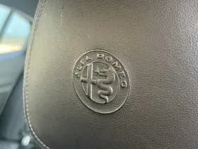 Alfa Romeo Giulia 2.0 Turbo 280 PK Super | Veloce | Navi | Xenon | 18" thumbnail 19