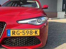 Alfa Romeo Giulia 2.0 Turbo 280 PK Super | Veloce | Navi | Xenon | 18" thumbnail 8