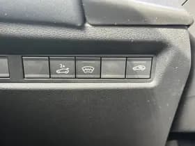 Jeep Compass 1.2 e-Hybrid First Edition | Pano | Premium Pack | Convenience thumbnail 20