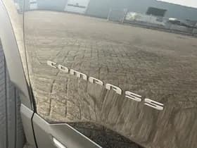 Jeep Compass 1.2 e-Hybrid First Edition | Pano | Premium Pack | Convenience thumbnail 4