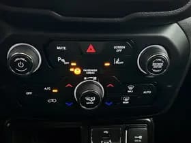 Jeep Renegade 1.3 Turbo 150 PK S | Pano | Leder | Trekhaak | LED | 19" thumbnail 22