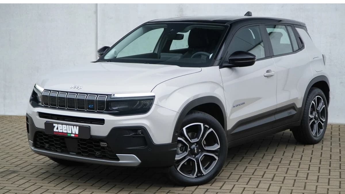 Jeep Avenger Altitude 54kWh | Leder | Camera | Winter | Navi | 18" — foto 1