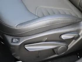 Jeep Compass 4xe 240 PK Hybrid North Star | Pano | Safety | Winter | 18" thumbnail 19