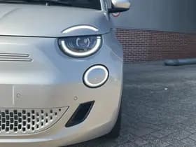 Fiat 500e Giorgio Armani Edition 42 kWh | LED | JBL | Limited Edition thumbnail 20
