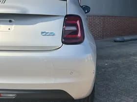 Fiat 500e Giorgio Armani Edition 42 kWh | LED | JBL | Limited Edition thumbnail 24