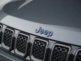 Jeep Compass 4xe 240 PK Hybride Summit | Pano | Premium | LED | Winter | 19" thumbnail 3