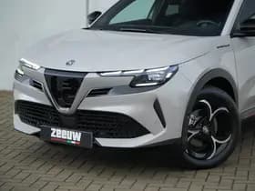 Alfa Romeo Junior 1.2 Turbo 136 PK Ibrida Speciale | Techno | Direct Leverbaar thumbnail 2