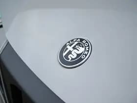 Alfa Romeo Junior 1.2 Turbo 136 PK Ibrida Speciale | Techno | Direct Leverbaar thumbnail 4